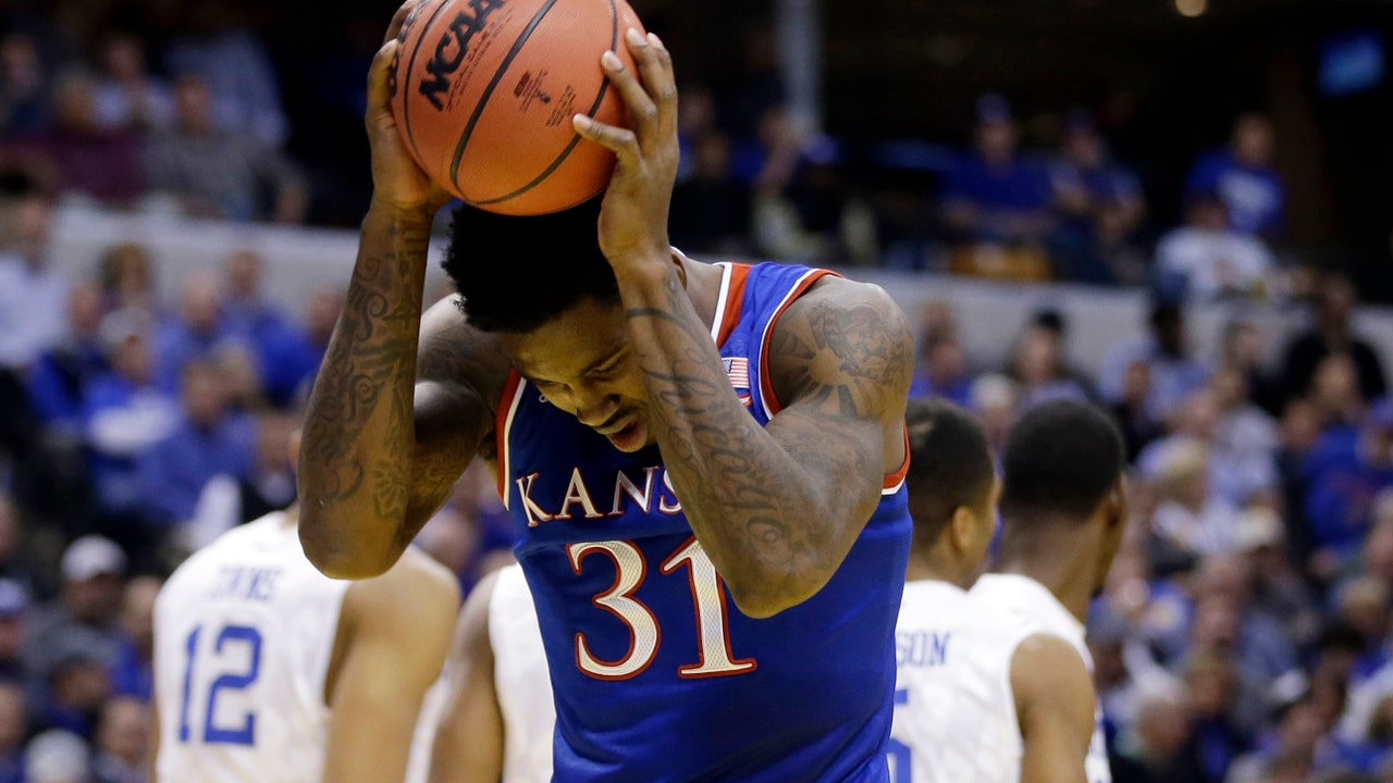 No. 1 Kentucky shuts down No. 5 Kansas